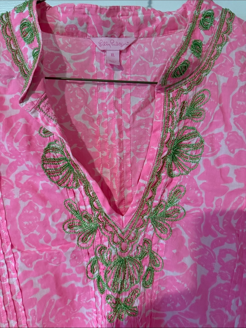 Lilly Pulitzer Hot Pink Printed Tunic with Green Embroidered V-Neck - Picture 2 of 11